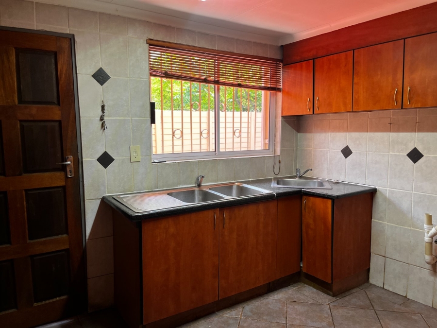 To Let 4 Bedroom Property for Rent in Schoemansville North West